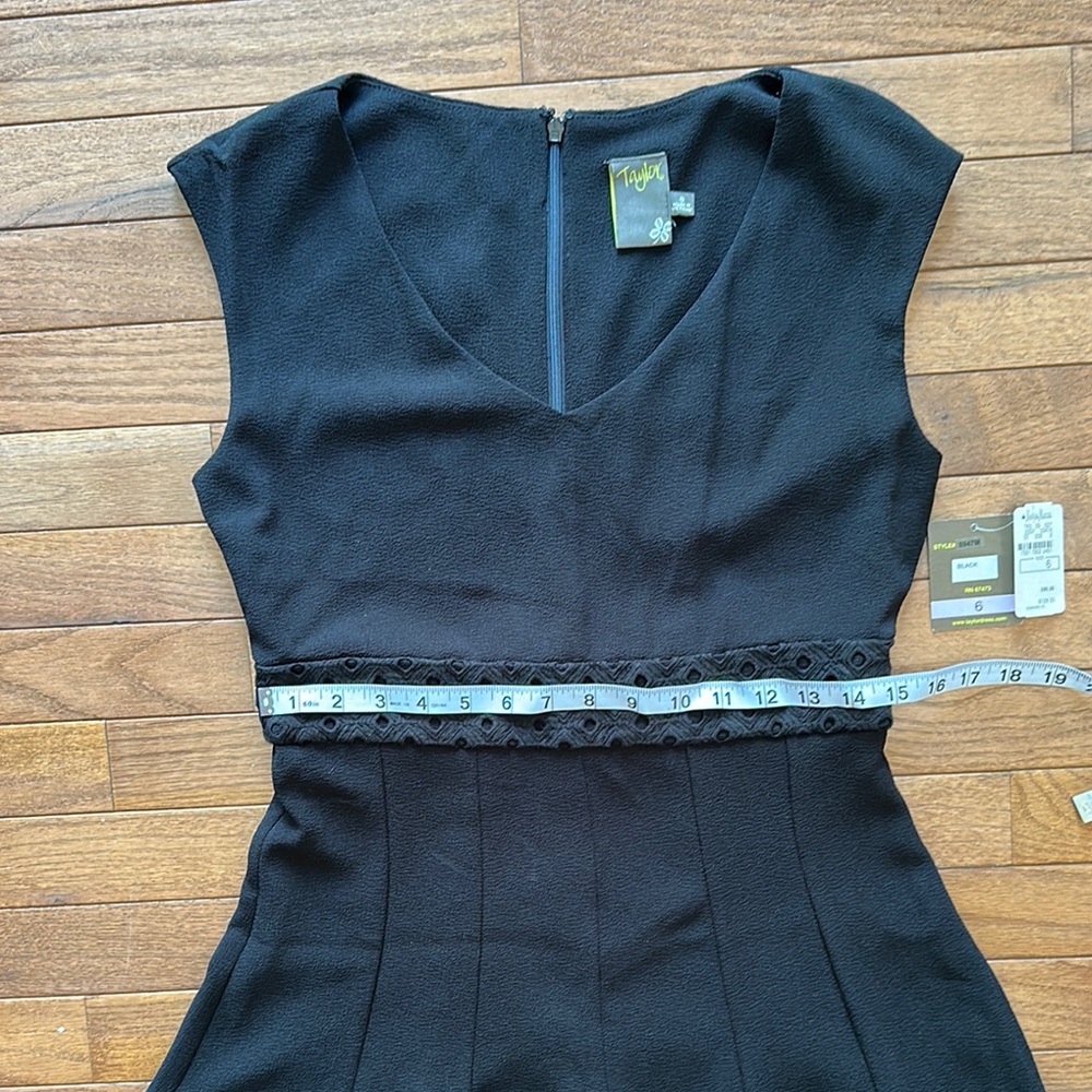 Elegant Black Dress - Picture 5 of 7
